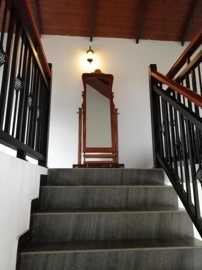 Misthill Rest - Lavish Villa Нувара-Елія Екстер'єр фото
